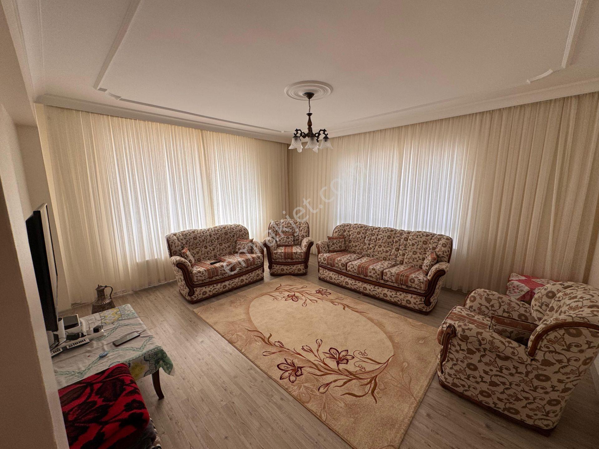 Bilgen Vatan'dan 23 Nisan Genç Bina Cadde Yakını Asansörlü 3+1 Ara Kat 140 M2 Satılık Daire - Görsel 8
