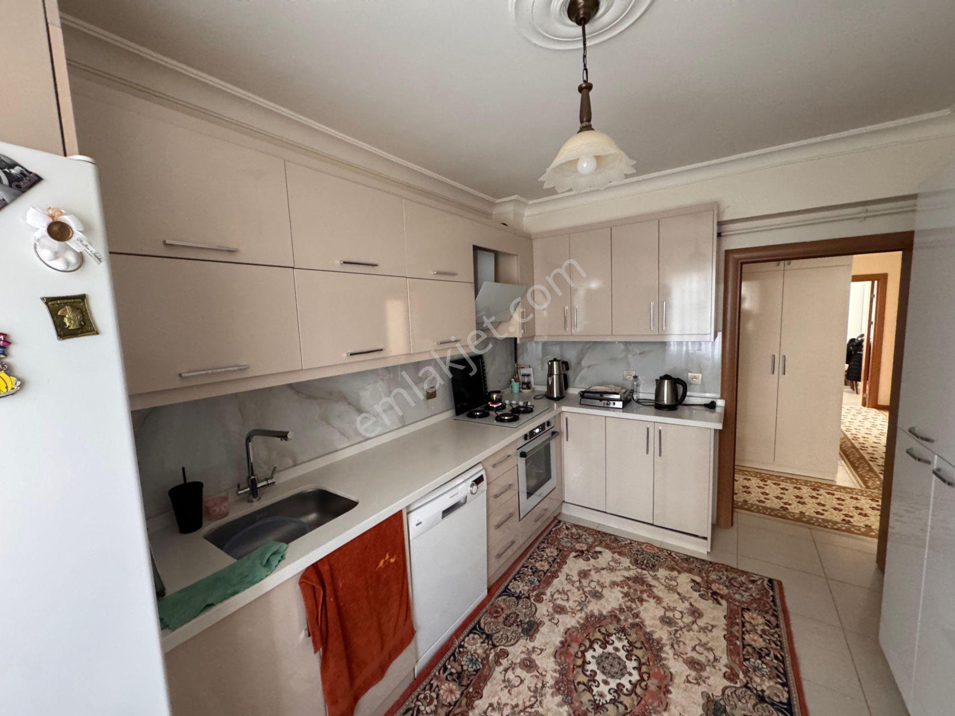 Bilgen Vatan'dan 23 Nisan Genç Bina Cadde Yakını Asansörlü 3+1 Ara Kat 140 M2 Satılık Daire - Görsel 2