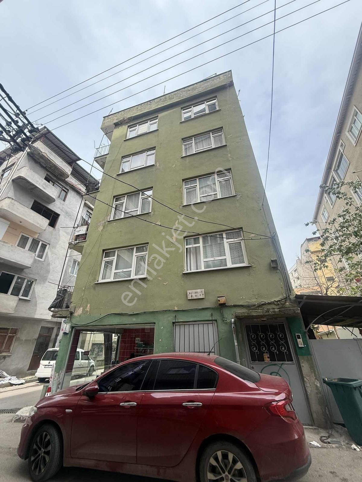 Dikkaldırımda Merkezi Konumda Geniş 3+1 Kiralık Daire - Görsel 17