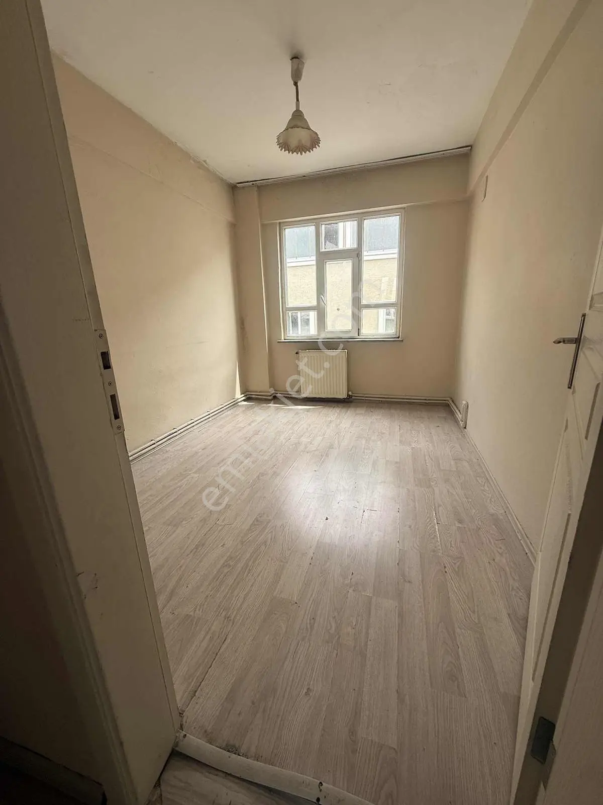Dikkaldırımda Merkezi Konumda Geniş 3+1 Kiralık Daire - Görsel 5