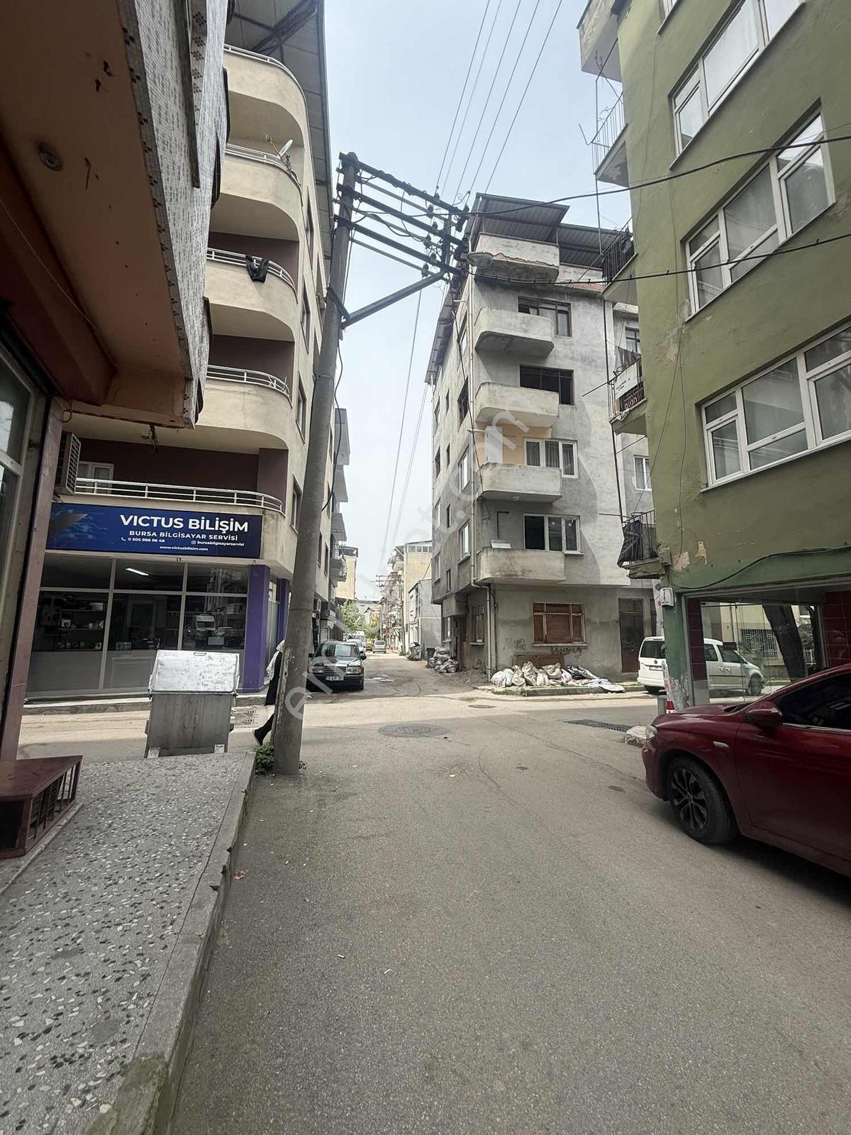 Dikkaldırımda Merkezi Konumda Geniş 3+1 Kiralık Daire - Görsel 8