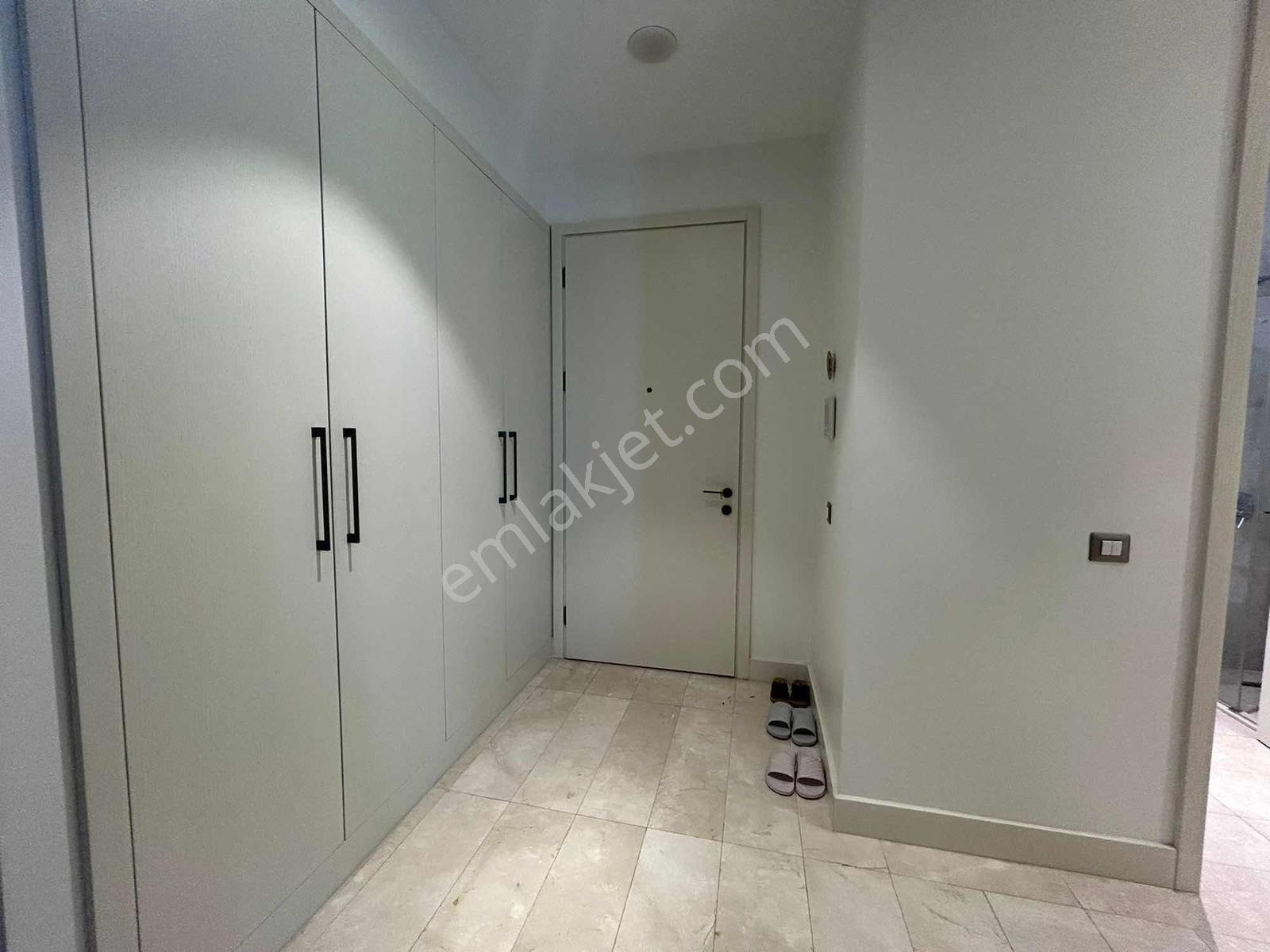 Nurol Life Yüksek Kat Eşyalı Satılık 2 + 1 Daire - Görsel 11