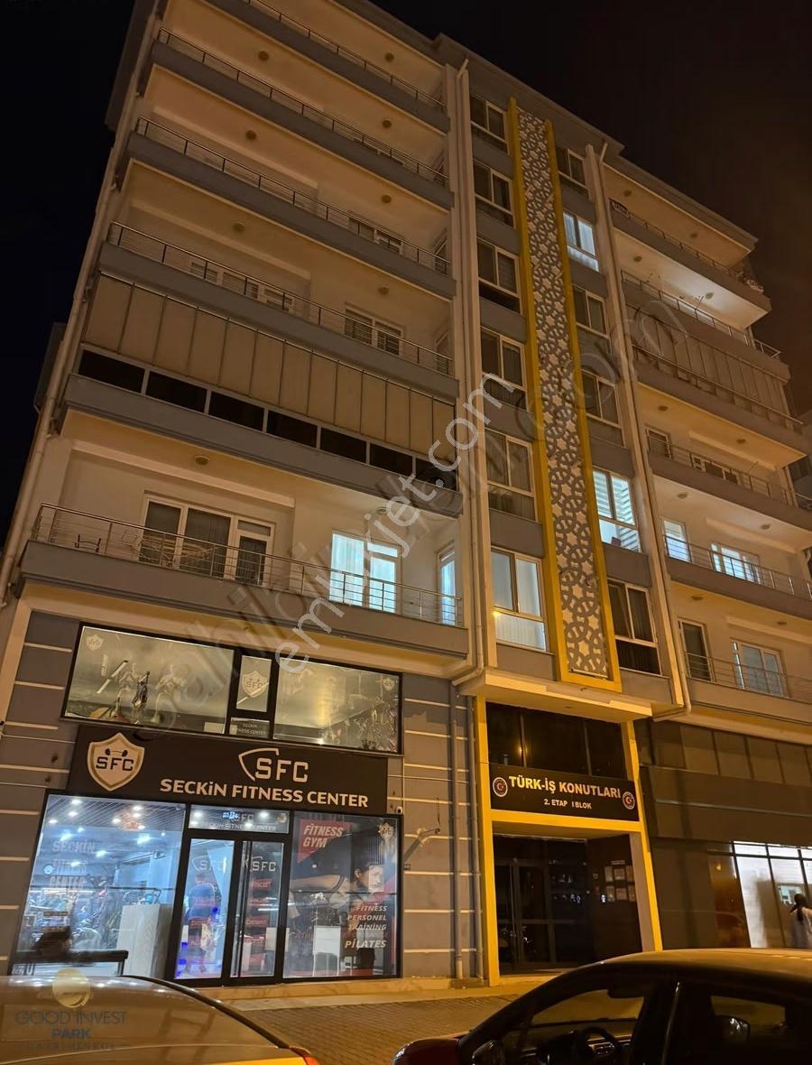 Güvenevler'de Satılık 3+1 Daire Full Yapılı Kapalı Balkon Güney - Görsel 10
