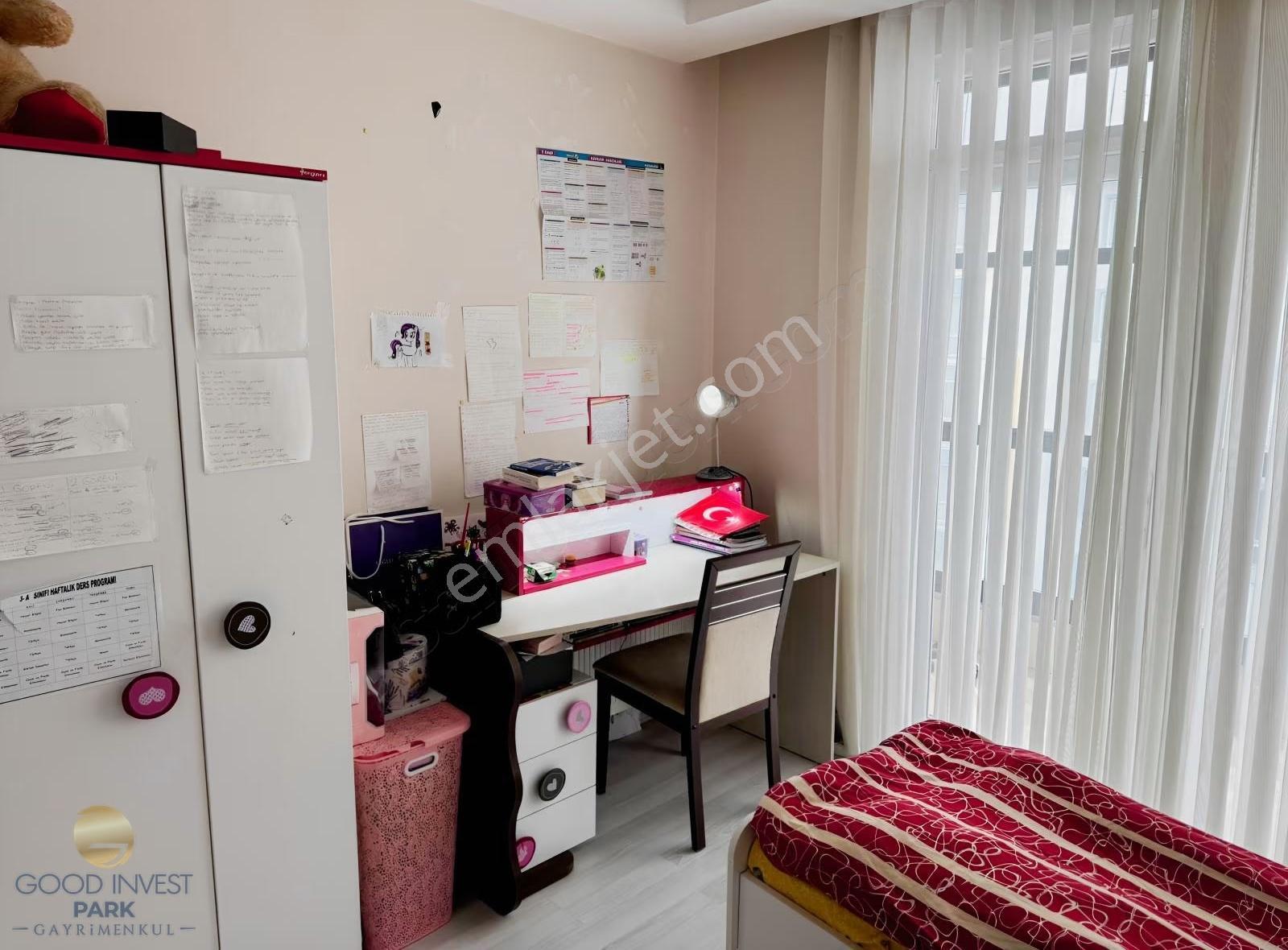 Güvenevler'de Satılık 3+1 Daire Full Yapılı Kapalı Balkon Güney - Görsel 6