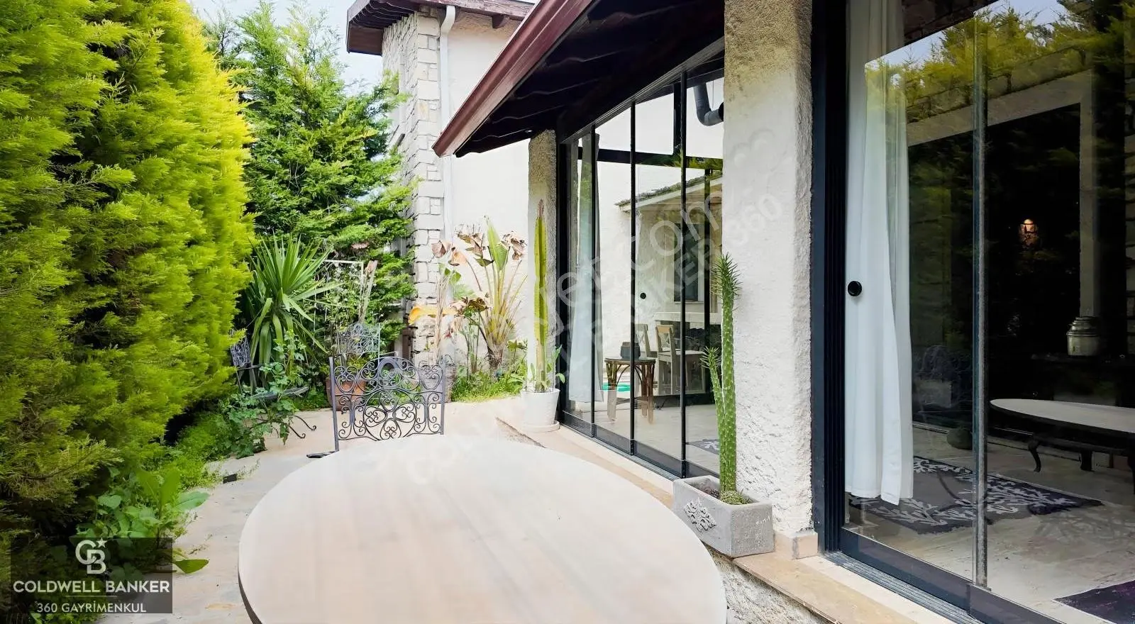 Urla Yağcılar Site İçi Bahçeli 1+1 Satılık Taş Loft Villa - Görsel 2