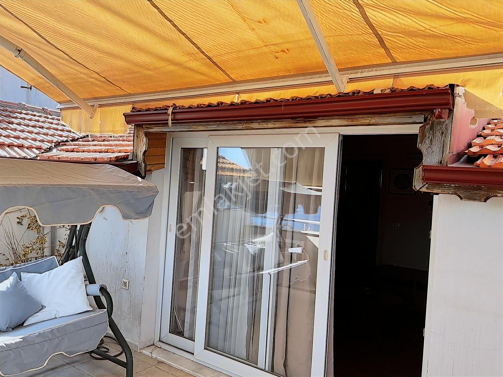Dikili'de Deniz Manzaralı, Teraslı Çatı Dubleksi - Görsel 20