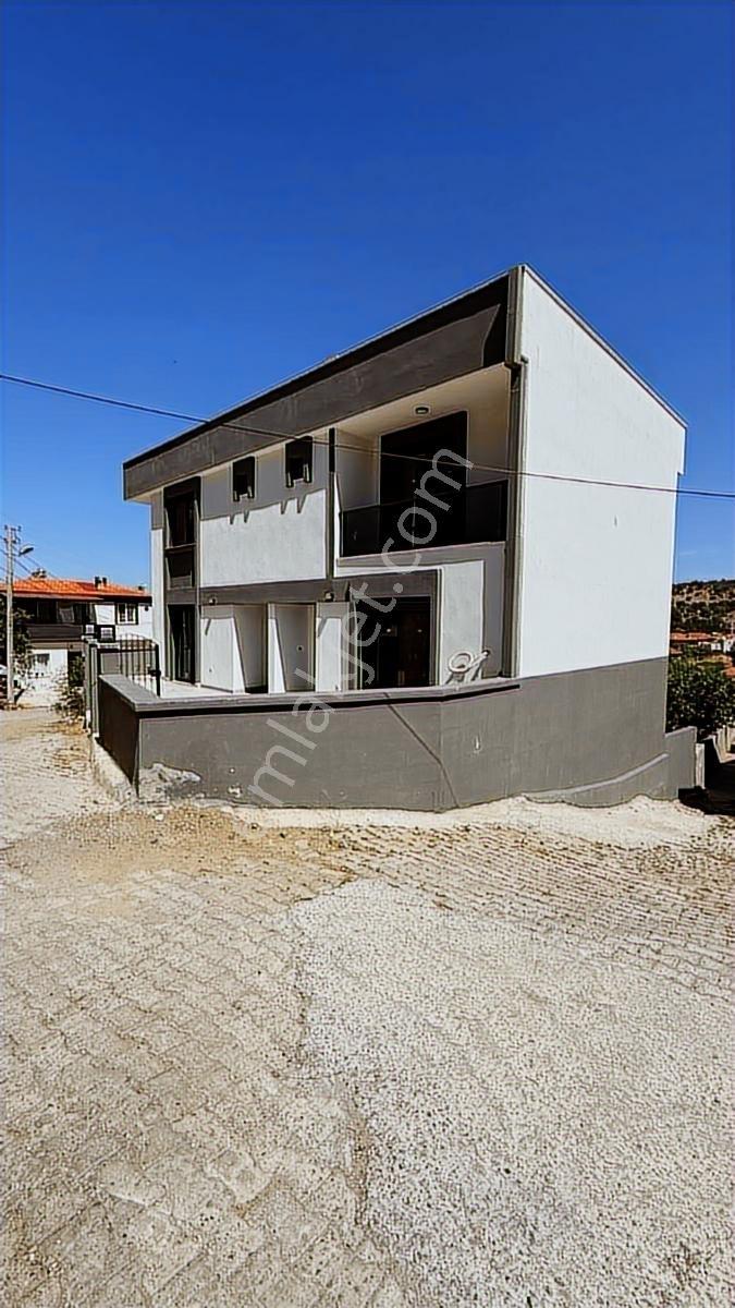 Seferihisar Ulamış Köyiçi Doğa Manzaralı Tripleks Villa - Görsel 23