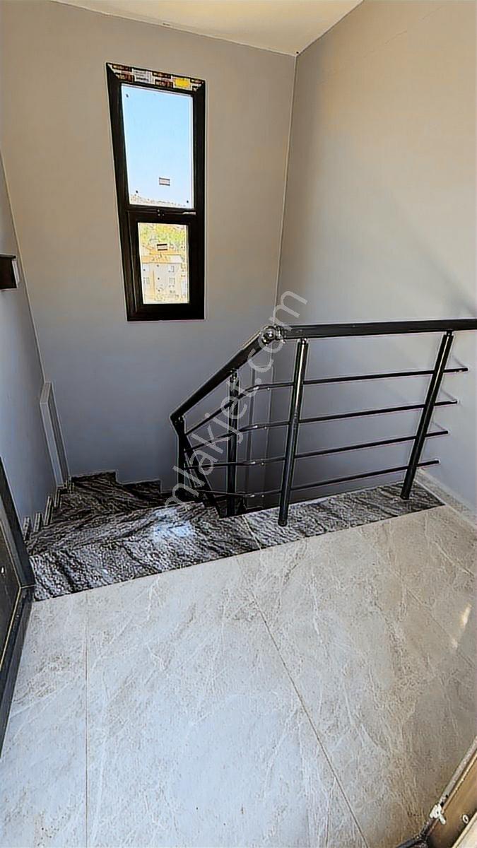 Seferihisar Ulamış Köyiçi Doğa Manzaralı Tripleks Villa - Görsel 16