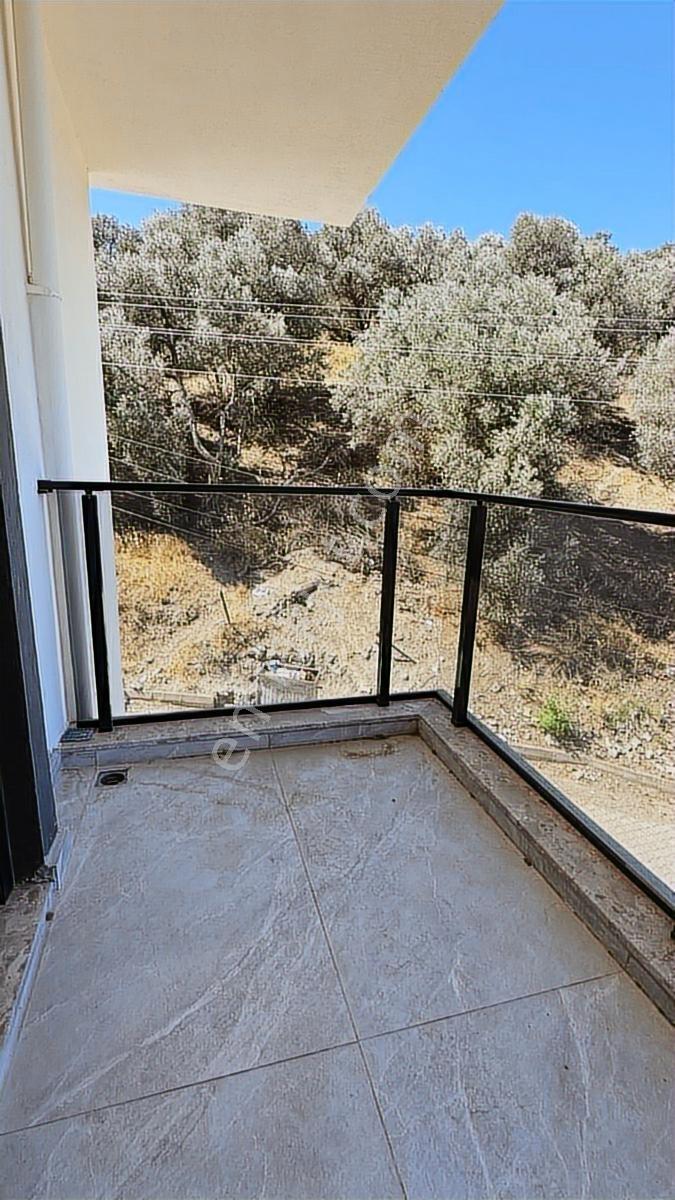 Seferihisar Ulamış Köyiçi Doğa Manzaralı Tripleks Villa - Görsel 8
