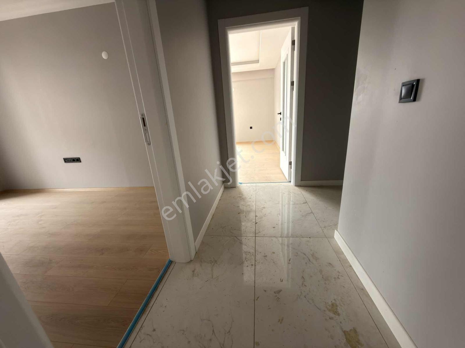 Kemalöz'de Lüks 3+1 Ara Kat - Görsel 7