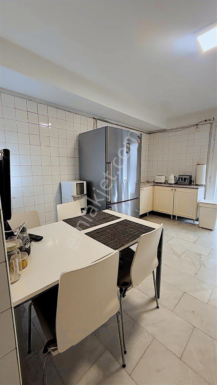 Alsancak'ın En Prestijli Noktasın'da 4+1 265 M² Lüks Daire - Görsel 3