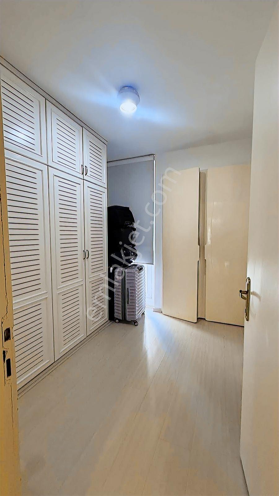 Alsancak'ın En Prestijli Noktasın'da 4+1 265 M² Lüks Daire - Görsel 13