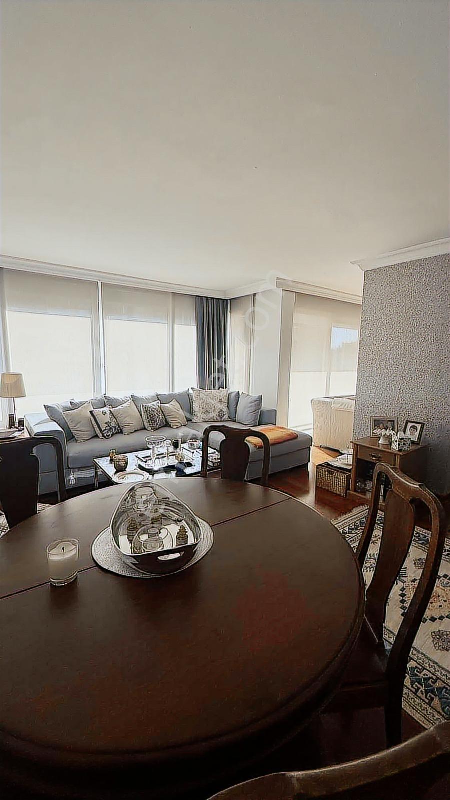 Alsancak'ın En Prestijli Noktasın'da 4+1 265 M² Lüks Daire - Görsel 27