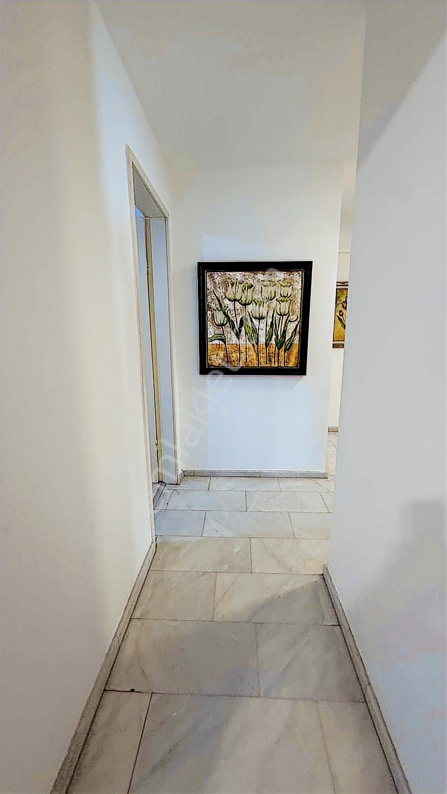 Alsancak'ın En Prestijli Noktasın'da 4+1 265 M² Lüks Daire - Görsel 33