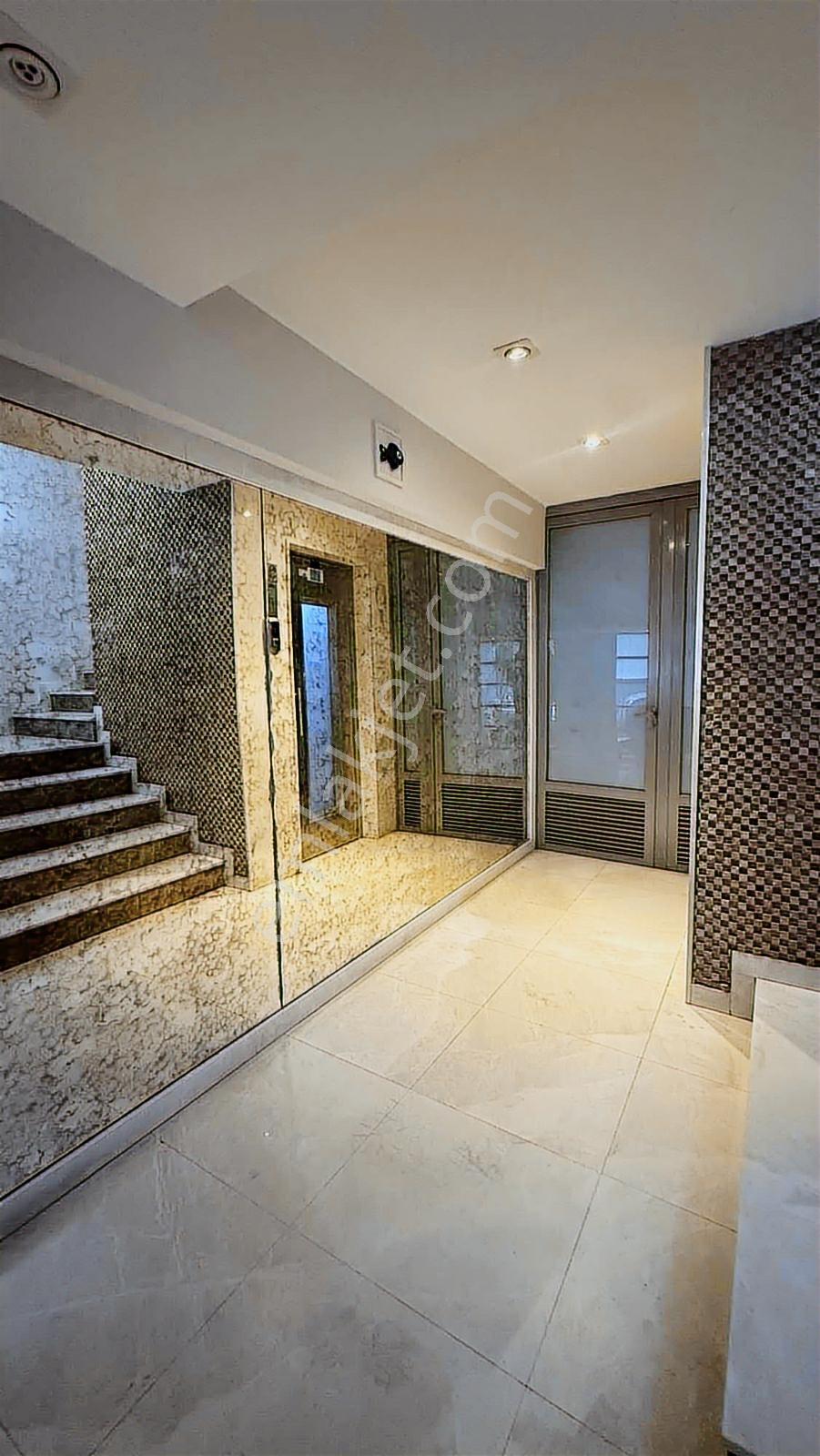 Alsancak'ın En Prestijli Noktasın'da 4+1 265 M² Lüks Daire - Görsel 26