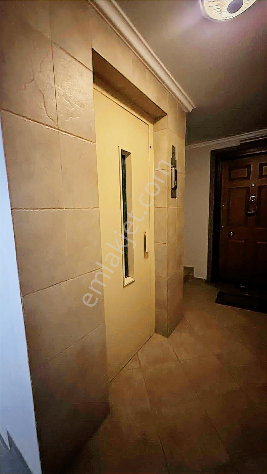 Alsancak'ın En Prestijli Noktasın'da 4+1 265 M² Lüks Daire - Görsel 16
