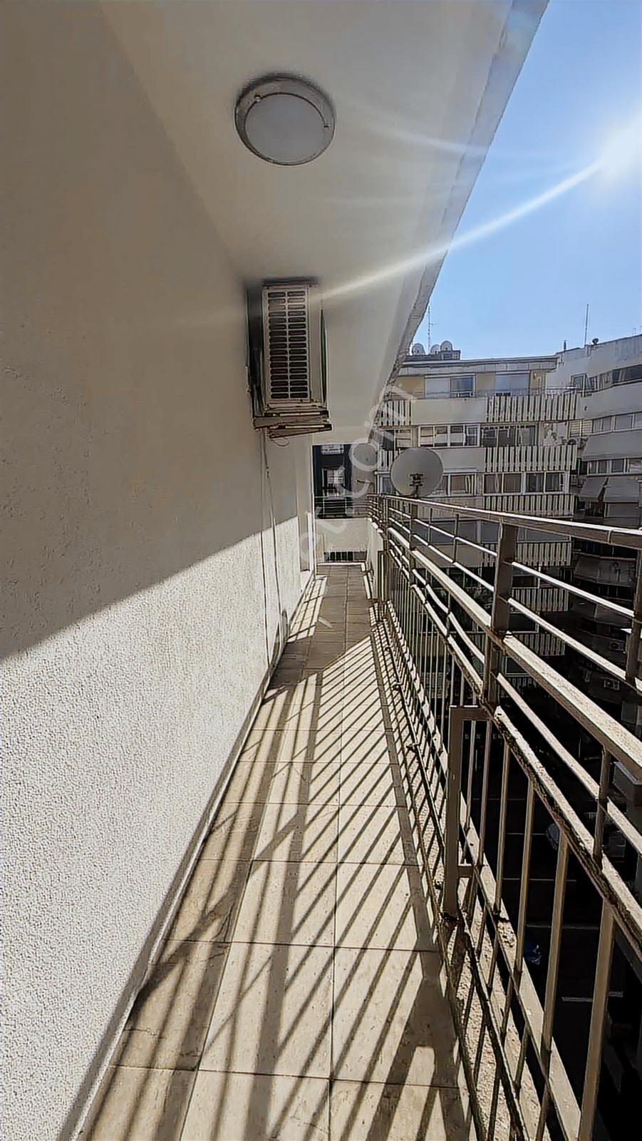 Alsancak'ın En Prestijli Noktasın'da 4+1 265 M² Lüks Daire - Görsel 21