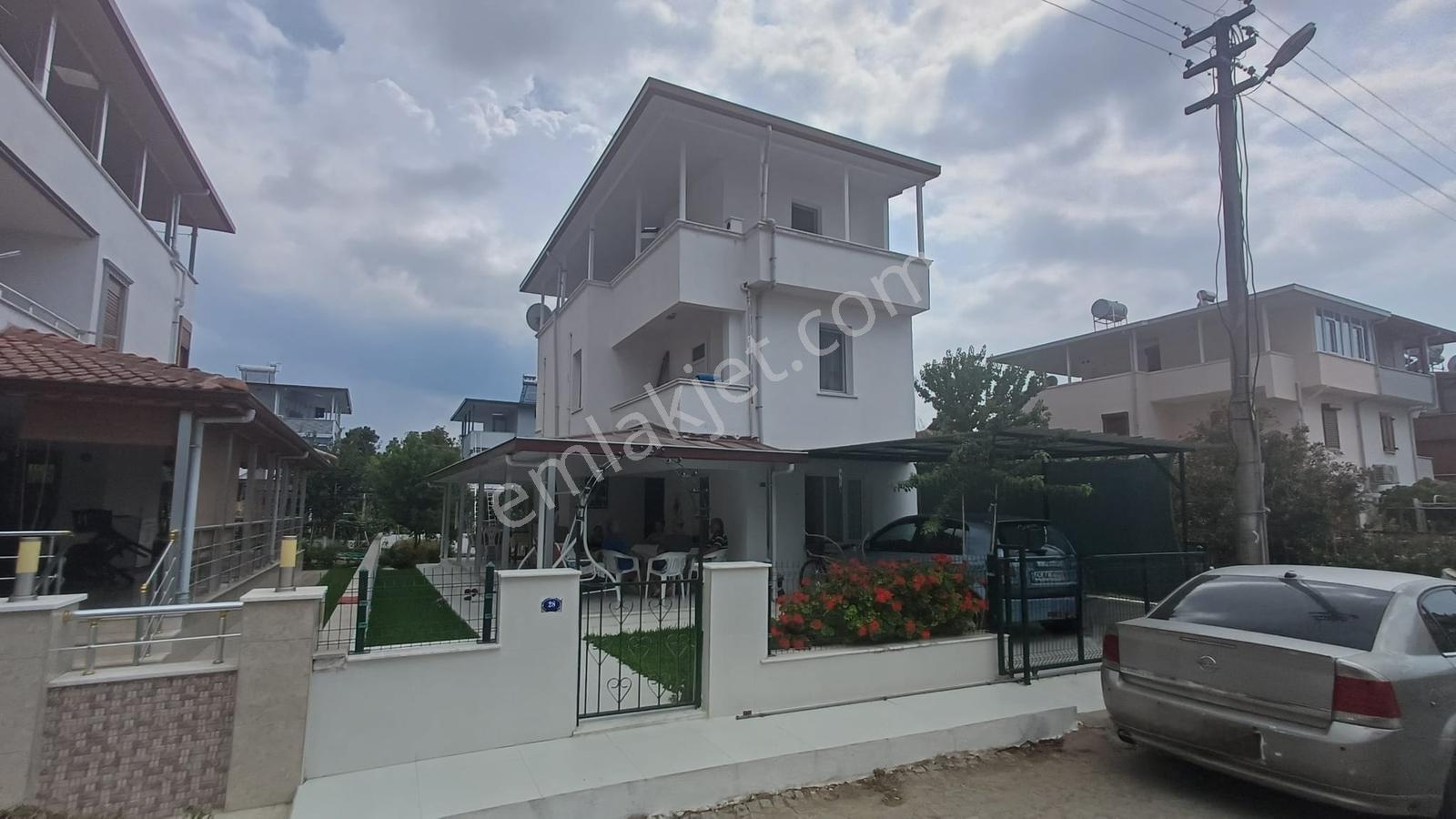 Denize 250 Metre Müstakil Bahçe&teraslı 3 Katlı Yazlık - Görsel 3