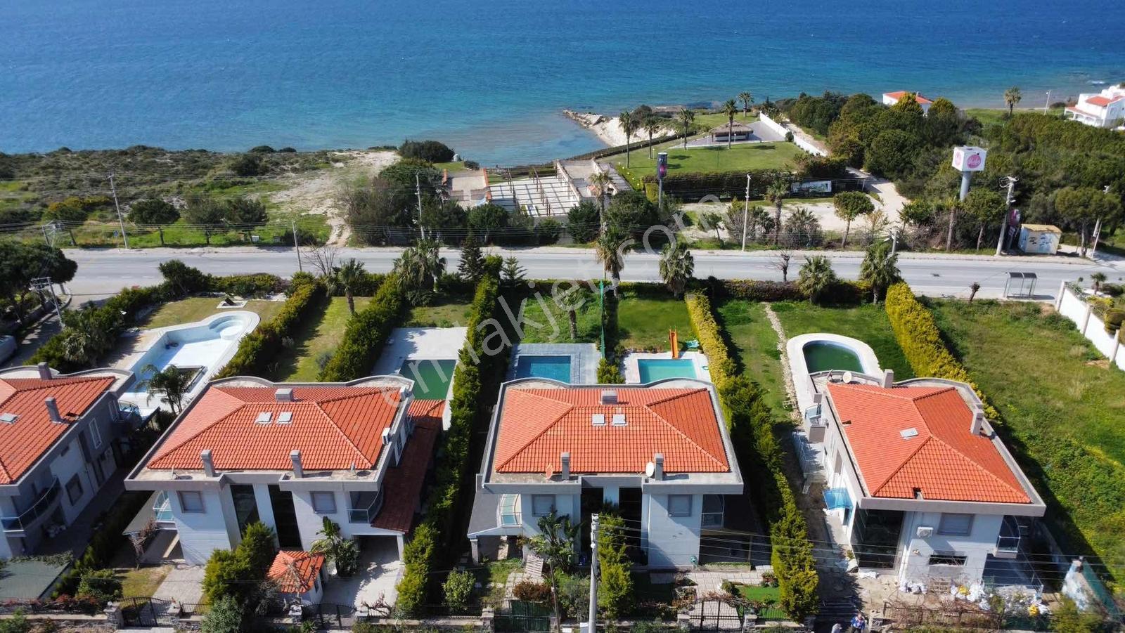 Çeşme Pırlanta Plajında Denize Sıfır Villa - Görsel 4
