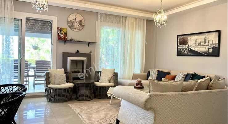Çeşme Pırlanta Plajında Denize Sıfır Villa - Görsel 33