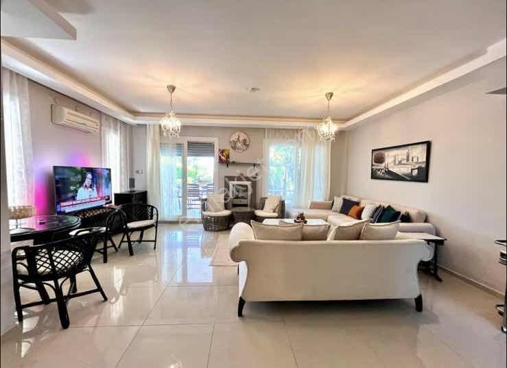 Çeşme Pırlanta Plajında Denize Sıfır Villa - Görsel 40