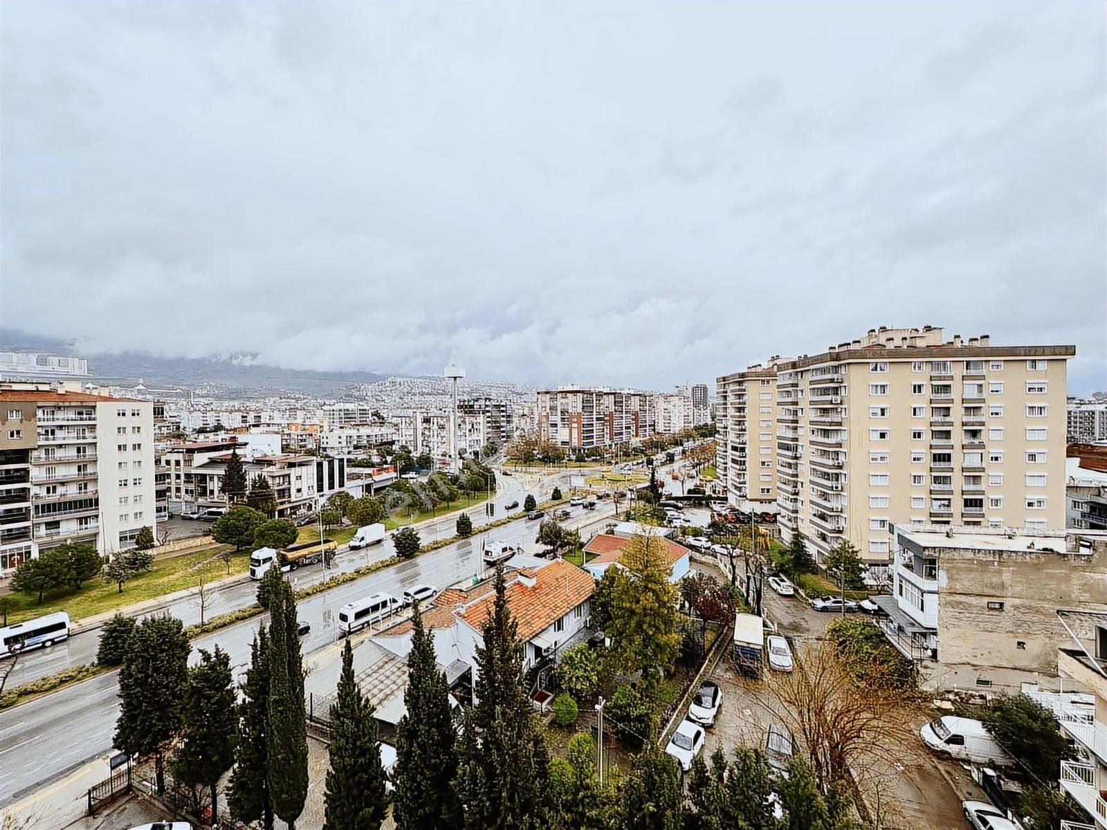 Bayraklı Adalet Mahallesi Deniz Manzaralı 2+1 - Görsel 2