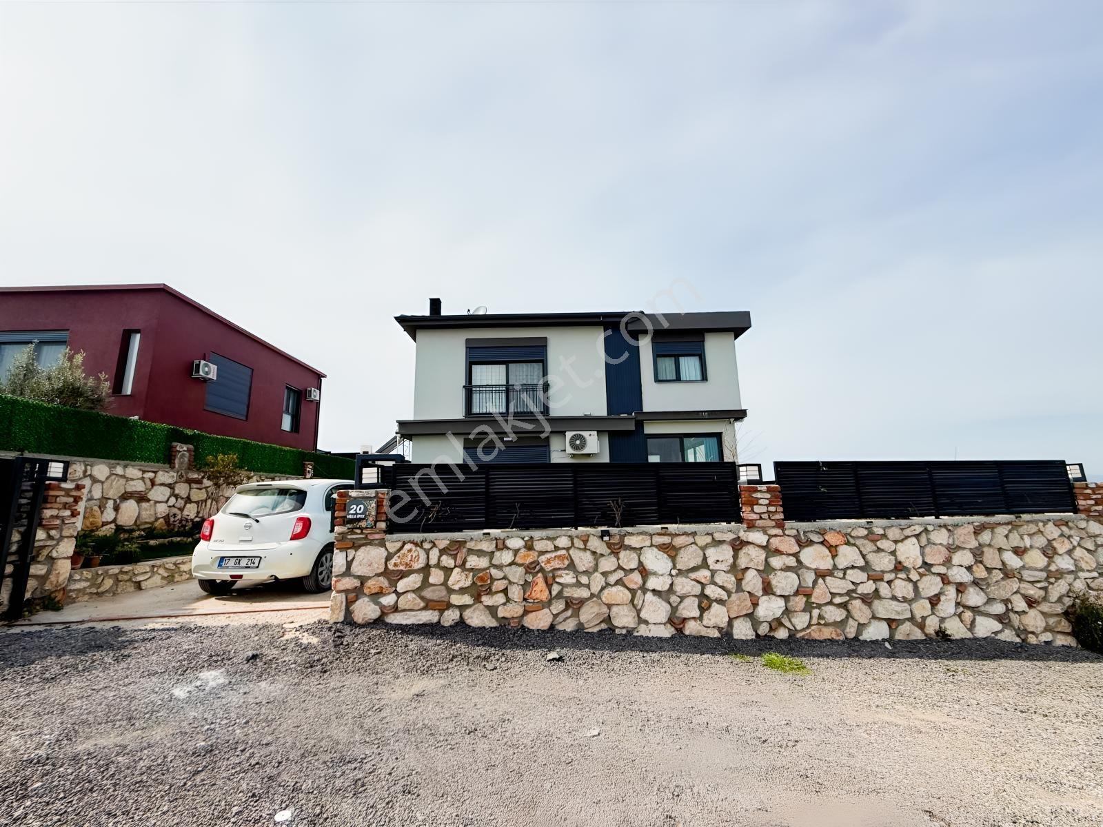 Villakent'te Tam Müstakil,köşe Parsel 4+1 Dubleks Satılık Villa