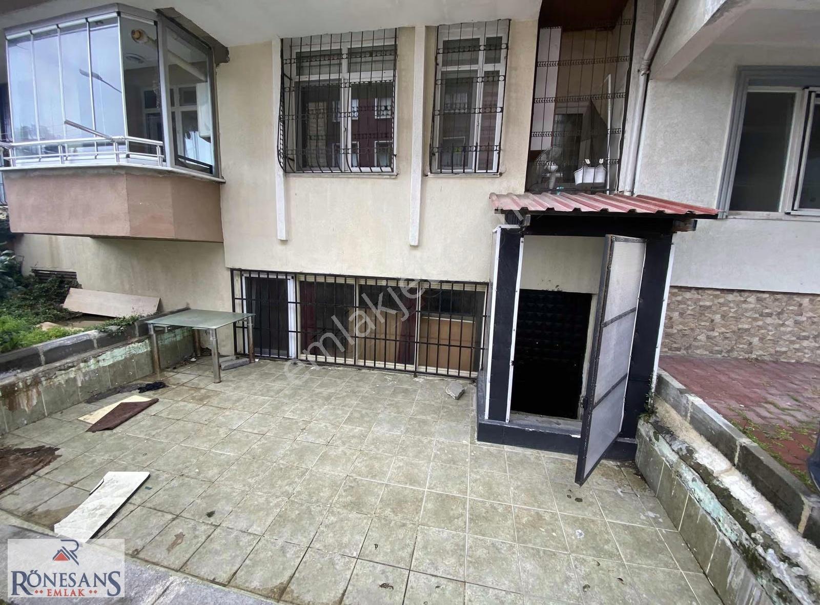 Rönesans Emlak'tan Kiralık Sahilde 2+1 Daire