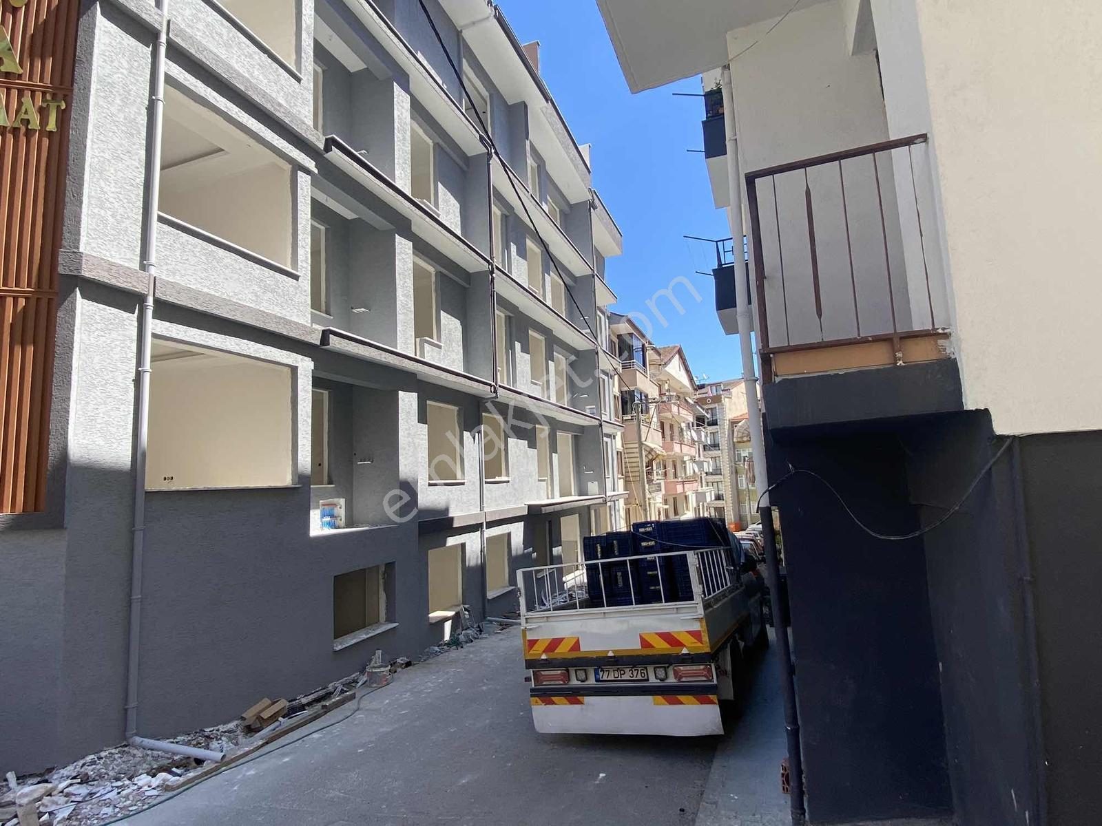 Karamürsel'de Arakat Yerden Isıtmalı 2+1 Sıfır Daire - Görsel 19