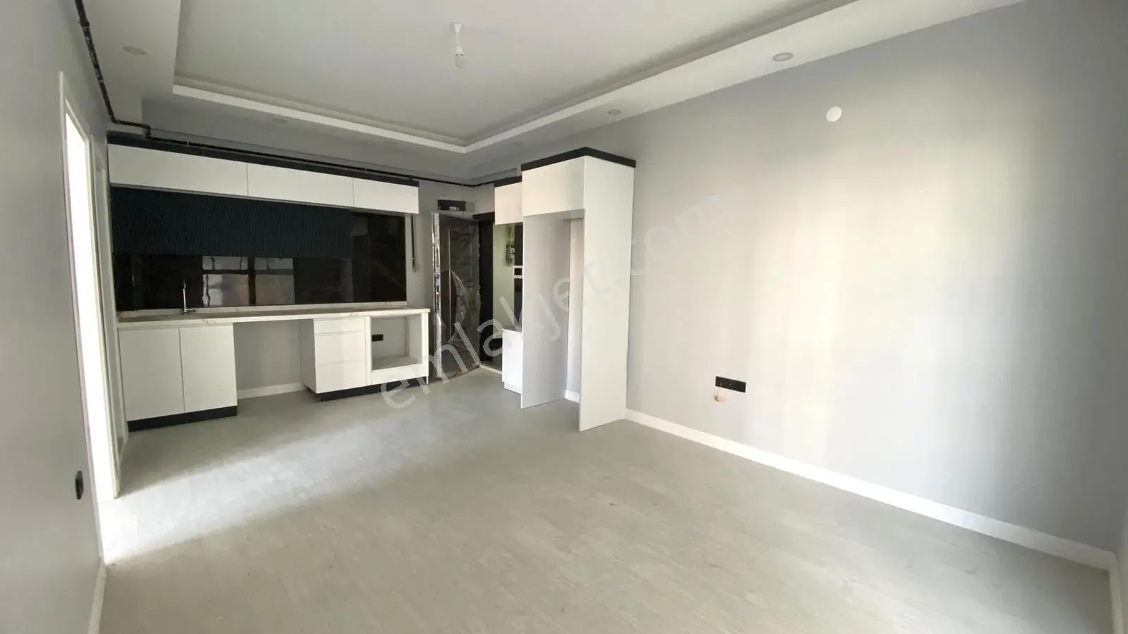 Prestijli Lokasyon | Cadde Üzeri Önü Açık Kiralık 1+1ofis&daire - Görsel 5