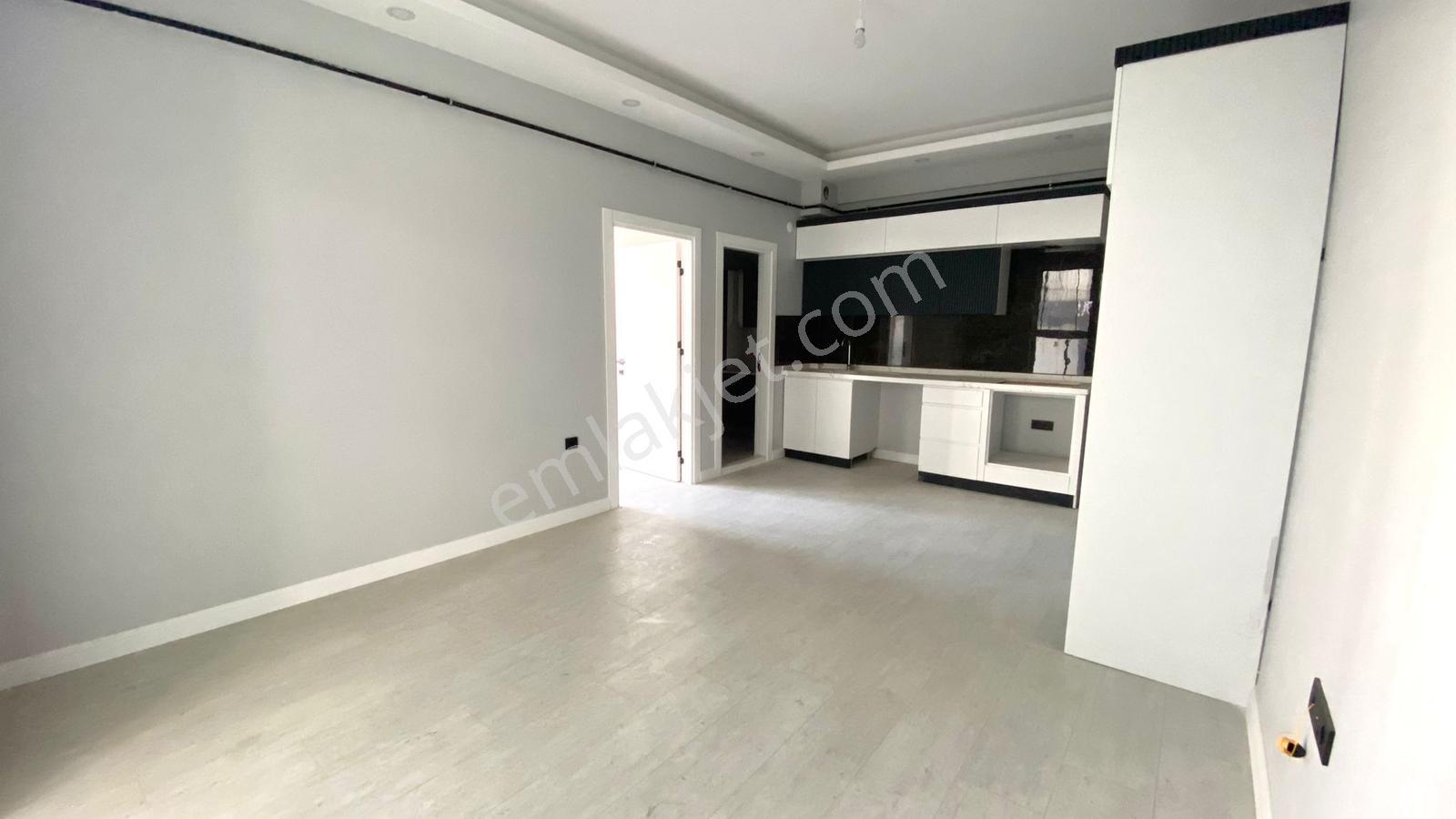 Prestijli Lokasyon | Cadde Üzeri Önü Açık Kiralık 1+1ofis&daire - Görsel 6