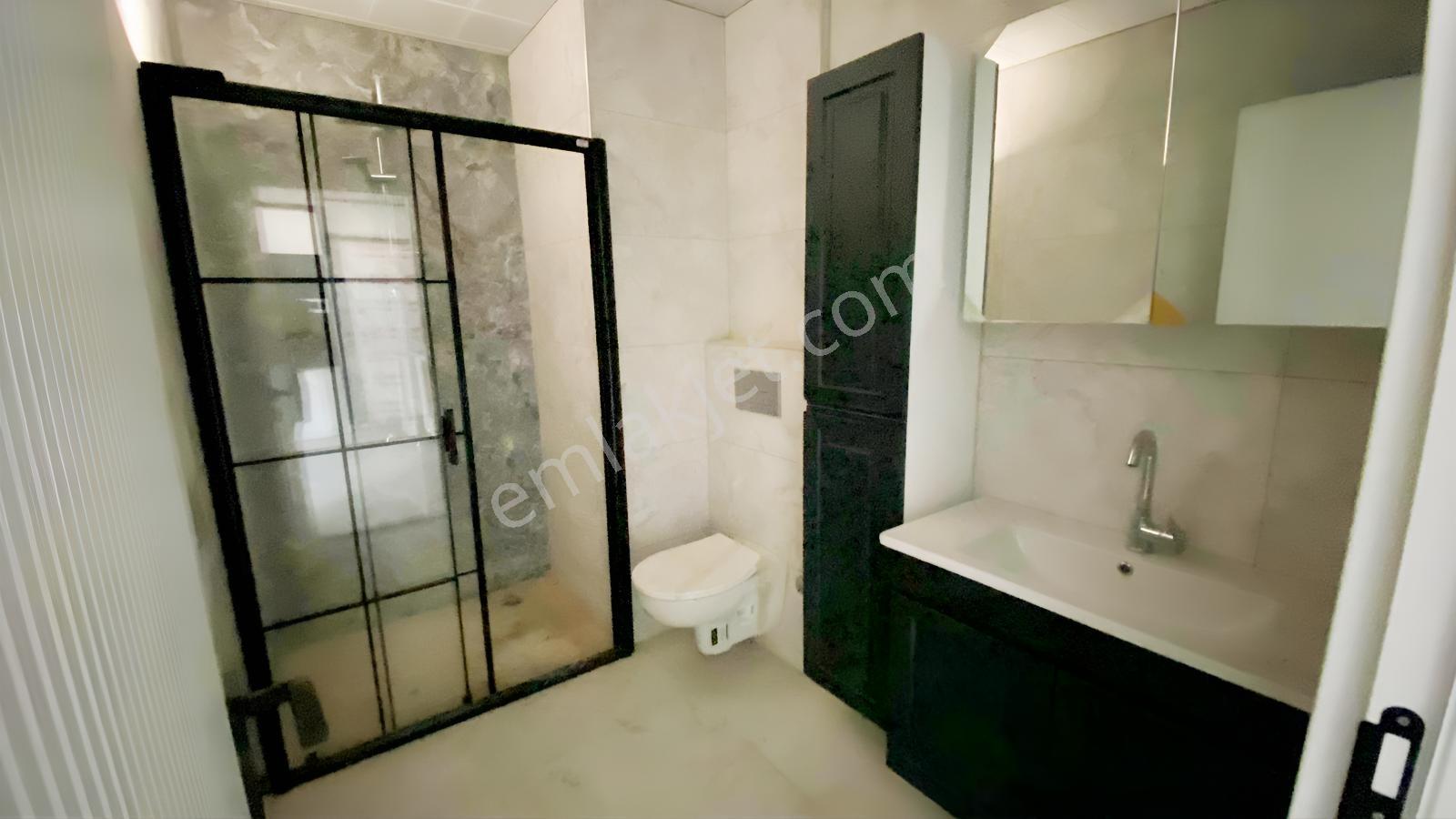 Prestijli Lokasyon | Cadde Üzeri Önü Açık Kiralık 1+1ofis&daire - Görsel 18