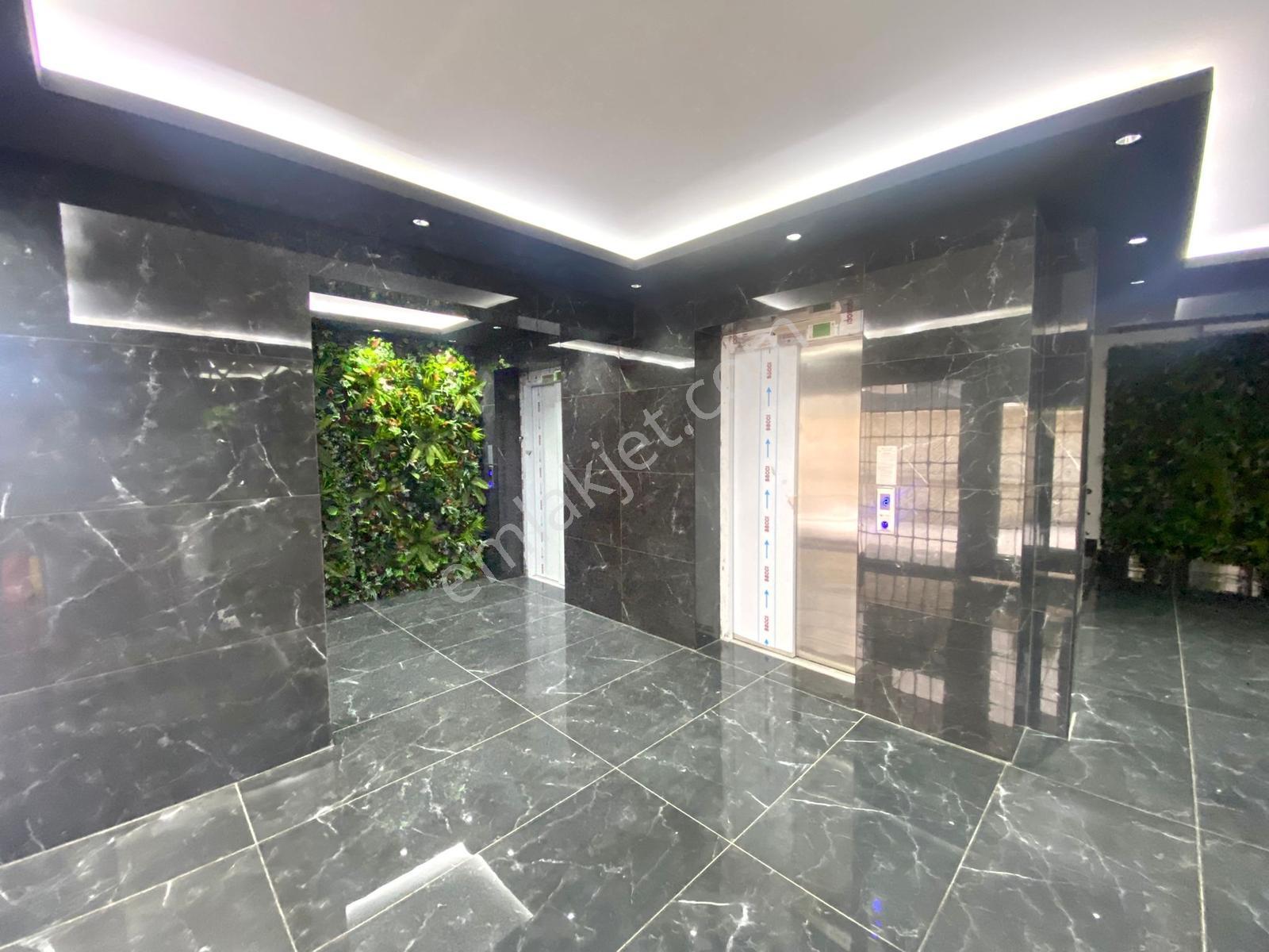 Prestijli Lokasyon | Cadde Üzeri Önü Açık Kiralık 1+1ofis&daire - Görsel 14