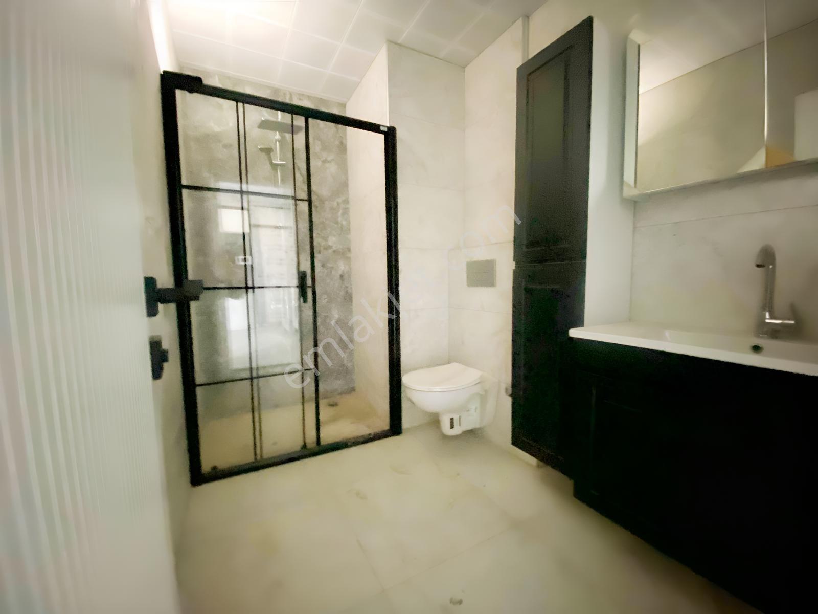 Prestijli Lokasyon | Cadde Üzeri Önü Açık Kiralık 1+1ofis&daire - Görsel 22