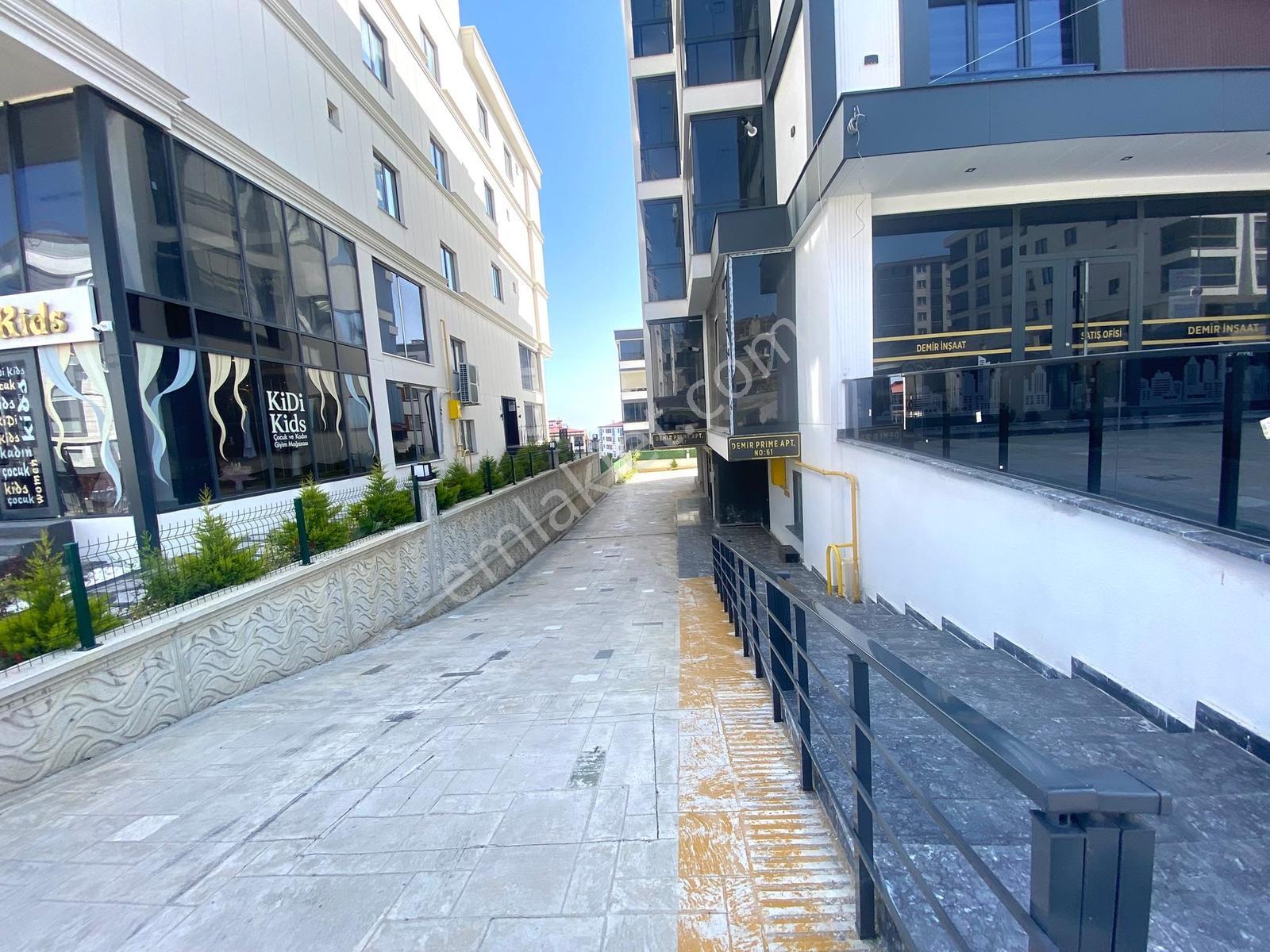 Prestijli Lokasyon | Cadde Üzeri Önü Açık Kiralık 1+1ofis&daire - Görsel 11