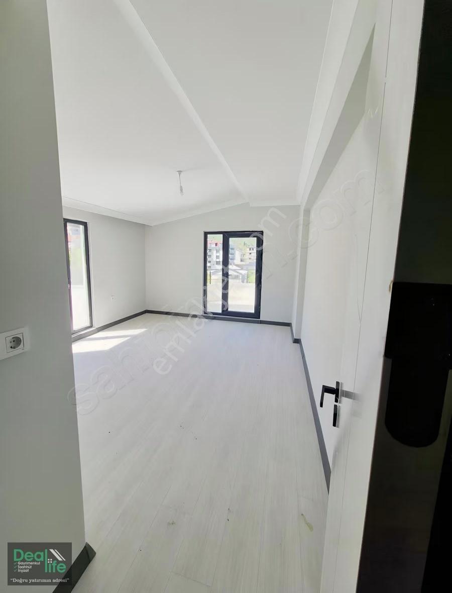 Deallife'dan Başiskele Yuvacıkta 4+1 Eğimsiz Dubleks - Görsel 13