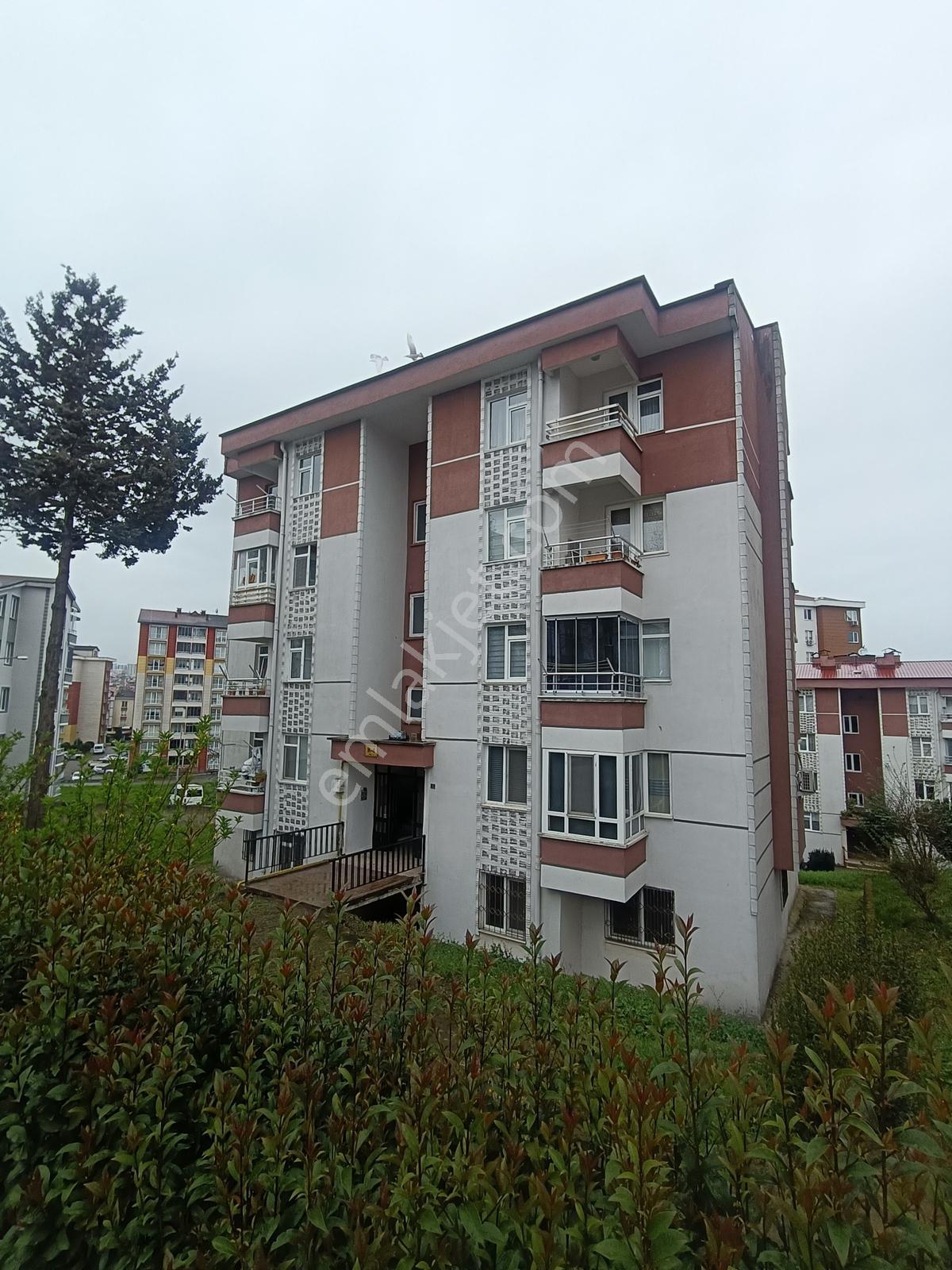 Century21'den Adakent Sitesinde Kiralık Daire