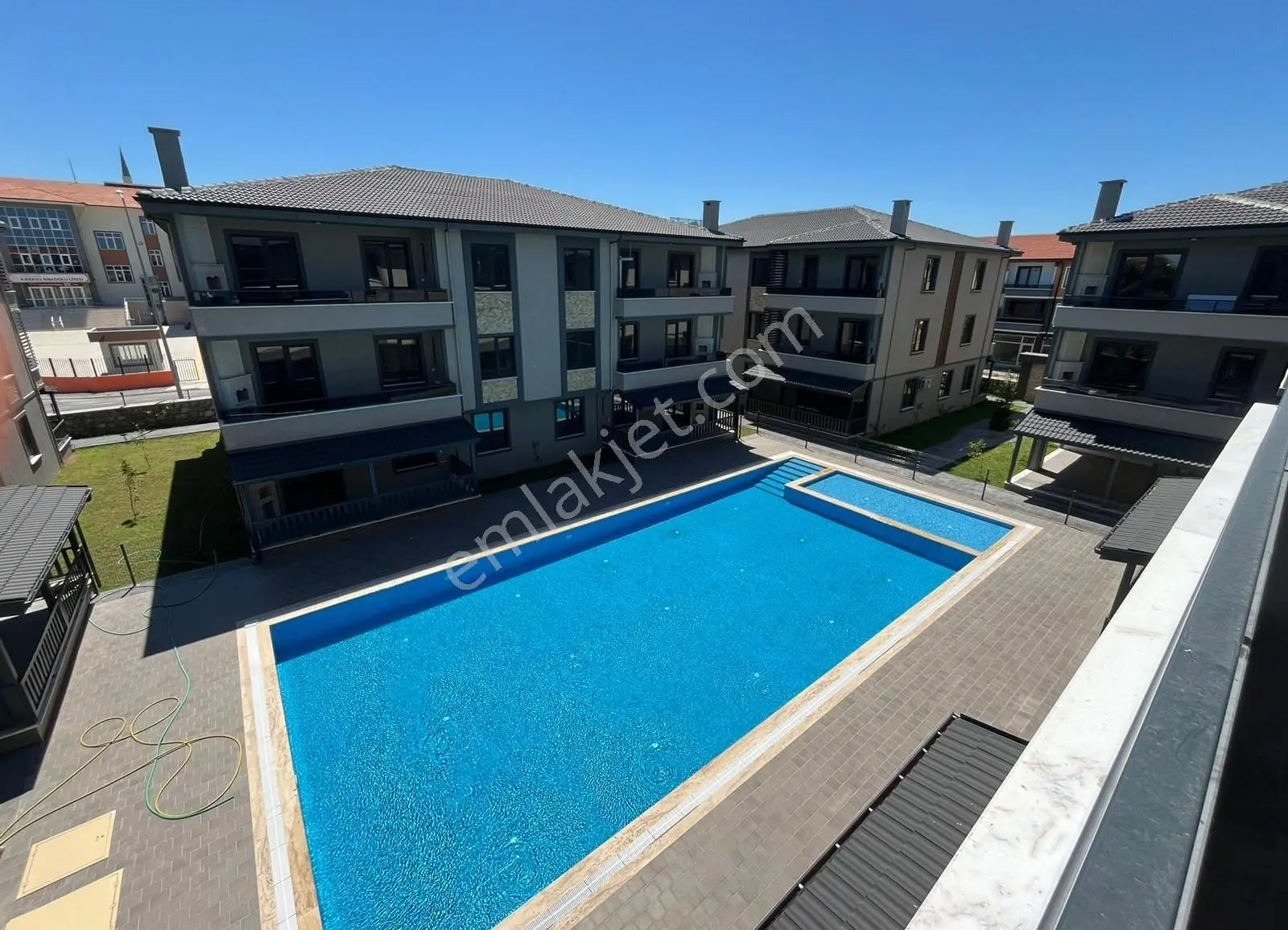 Arslan İnşaat Cristal City'de Havuzlu Site İçi 2+1 Daire