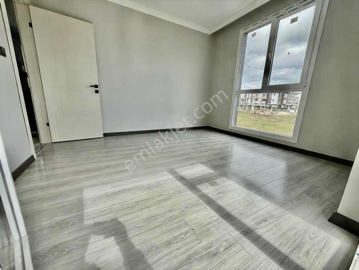 Re/max Kıyı'dan Masrafsız Hemen Oturuma Hazır Geniş Bahçeli - Görsel 24