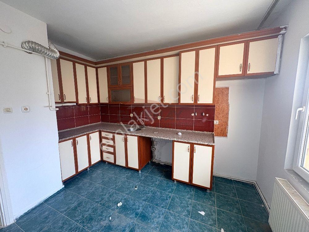 Güvenay - Çorum Bahçelievler Aşık Mahsuni Şerif Parkı Civarı Kiralık 2+1