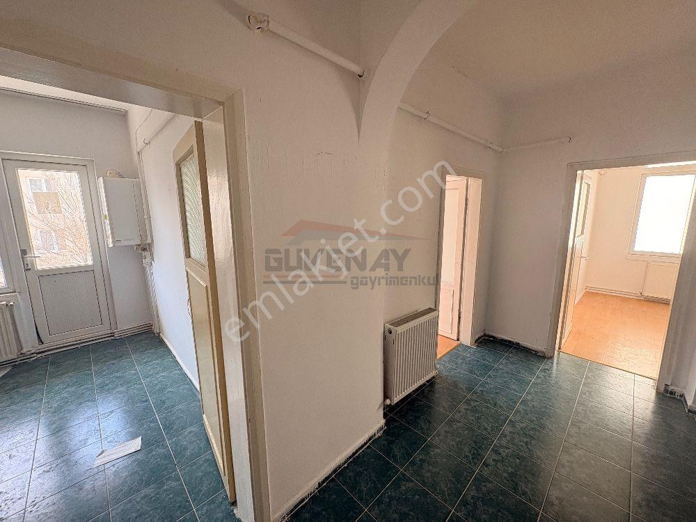 Güvenay - Çorum Bahçelievler Aşık Mahsuni Şerif Parkı Civarı Kiralık 2+1 - Görsel 4