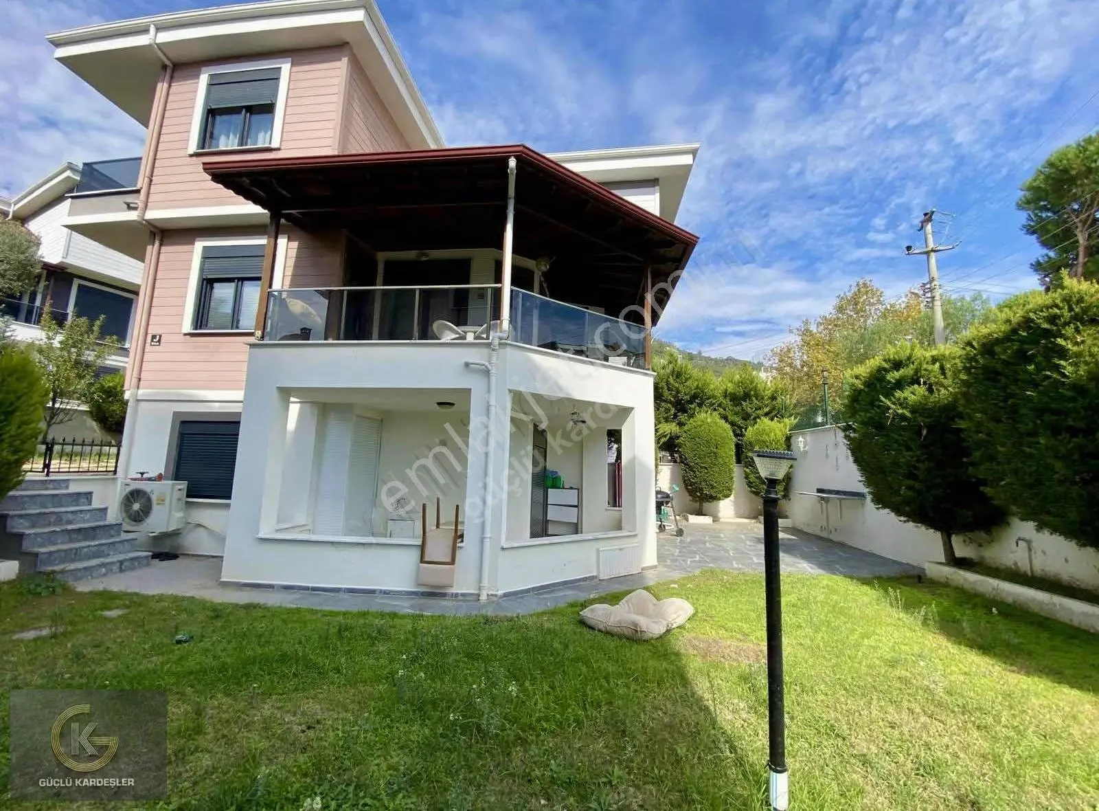 Güçlü Kardeşler 300m2 Arsa İçerisinde Müstakil Fırsat Villa - Görsel 5