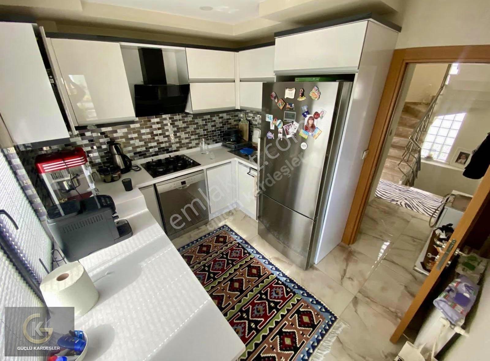 Güçlü Kardeşler 300m2 Arsa İçerisinde Müstakil Fırsat Villa - Görsel 33