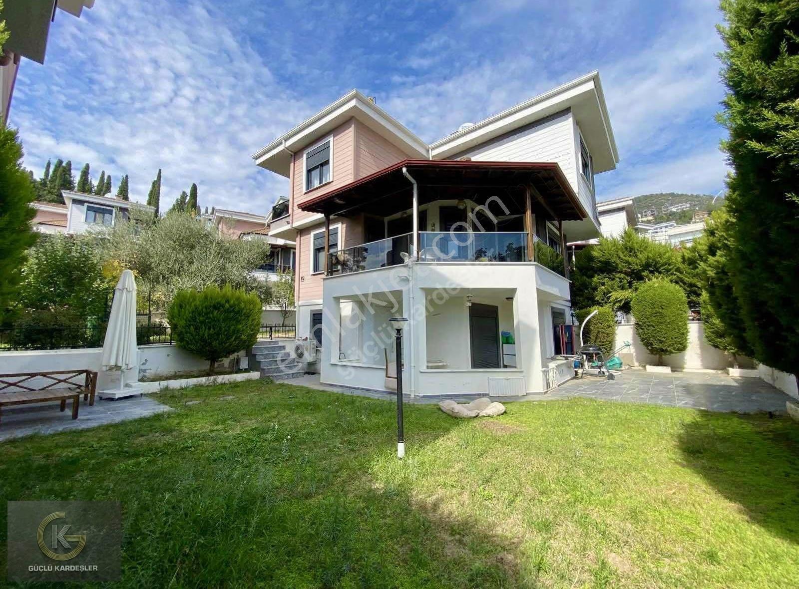 Güçlü Kardeşler 300m2 Arsa İçerisinde Müstakil Fırsat Villa - Görsel 27
