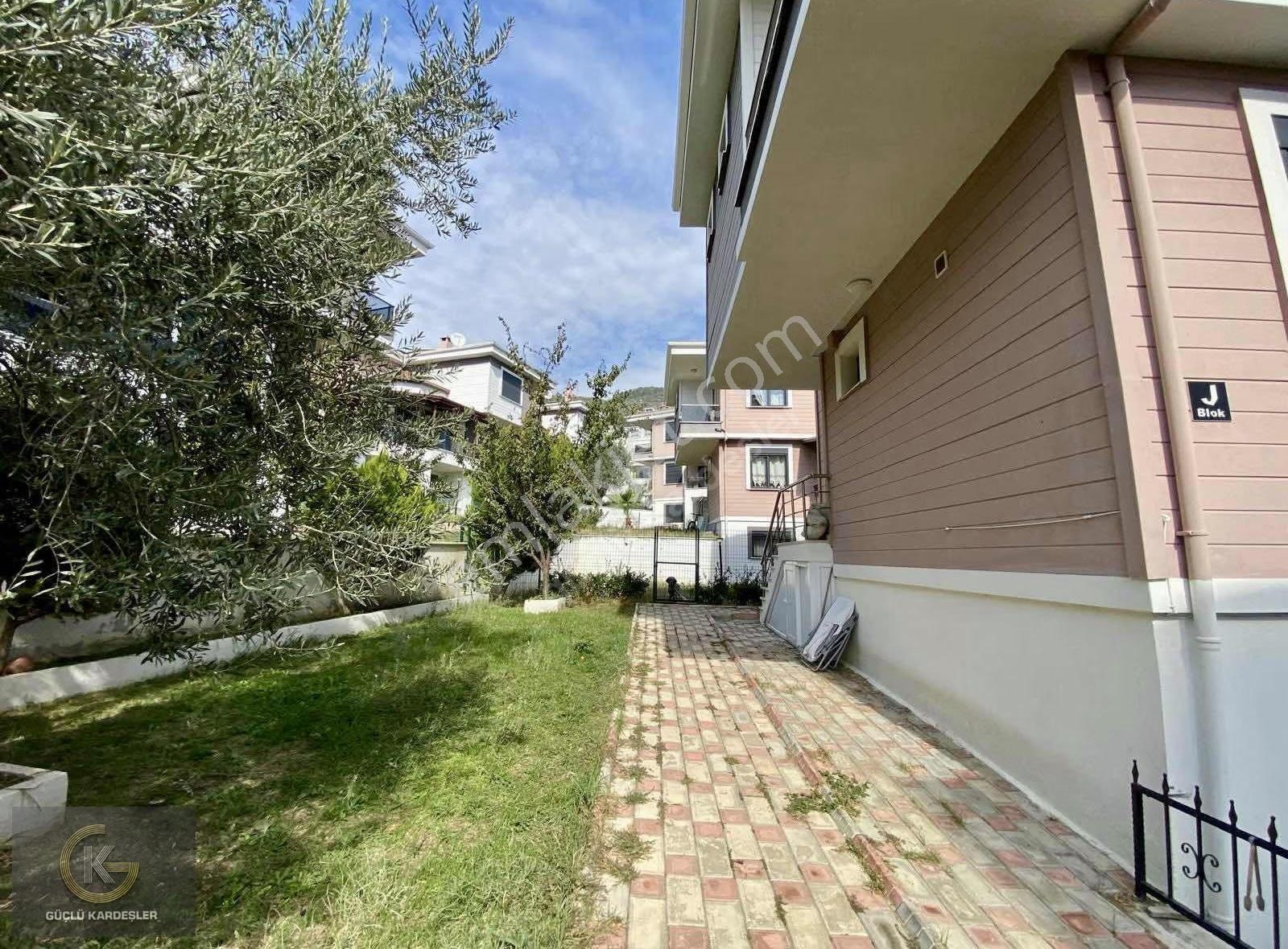 Güçlü Kardeşler 300m2 Arsa İçerisinde Müstakil Fırsat Villa - Görsel 19
