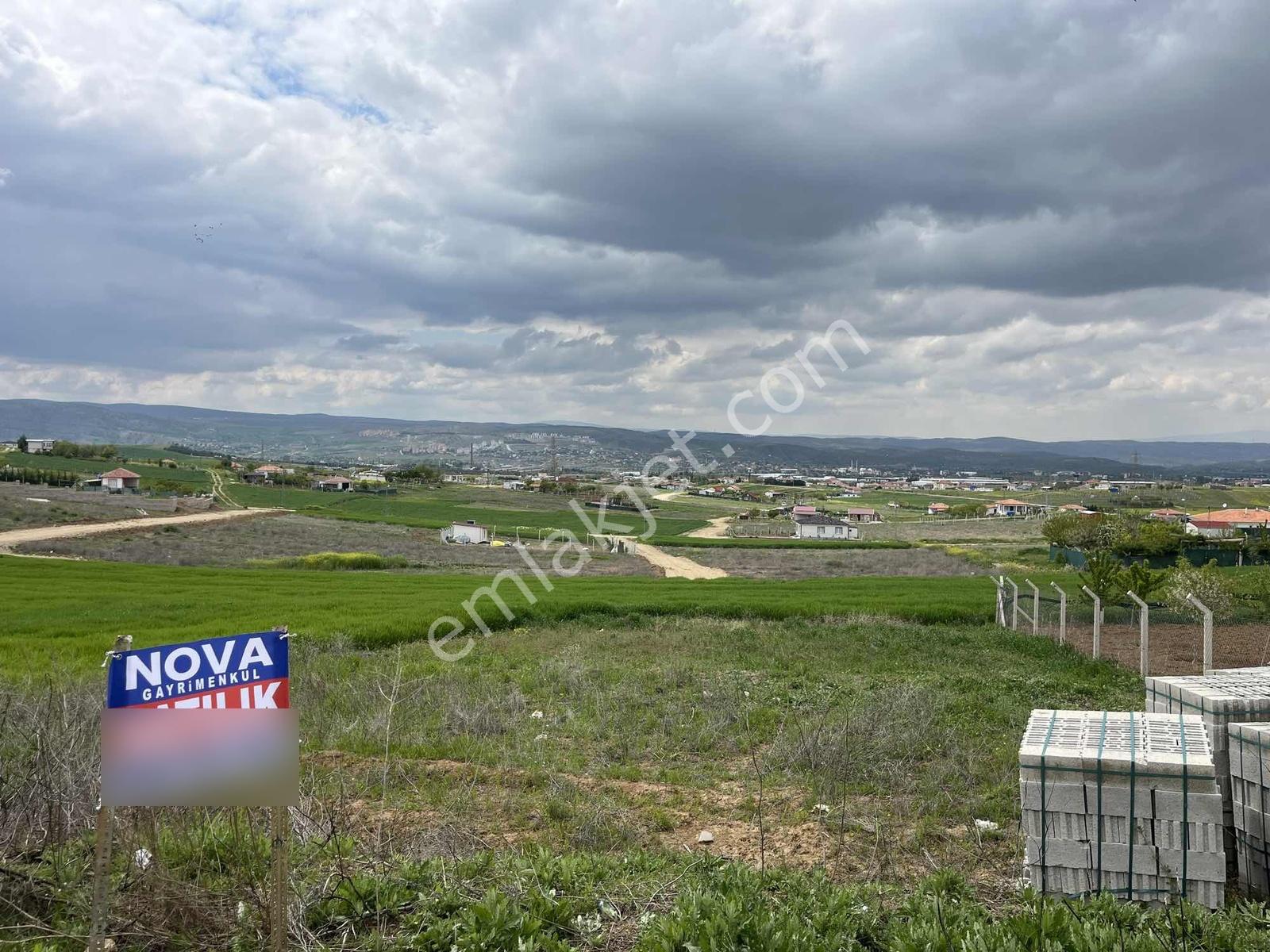 Nova'dan Ahılıda Güzel Konumda 525 M2 Arsa - Fiyat Düştü !