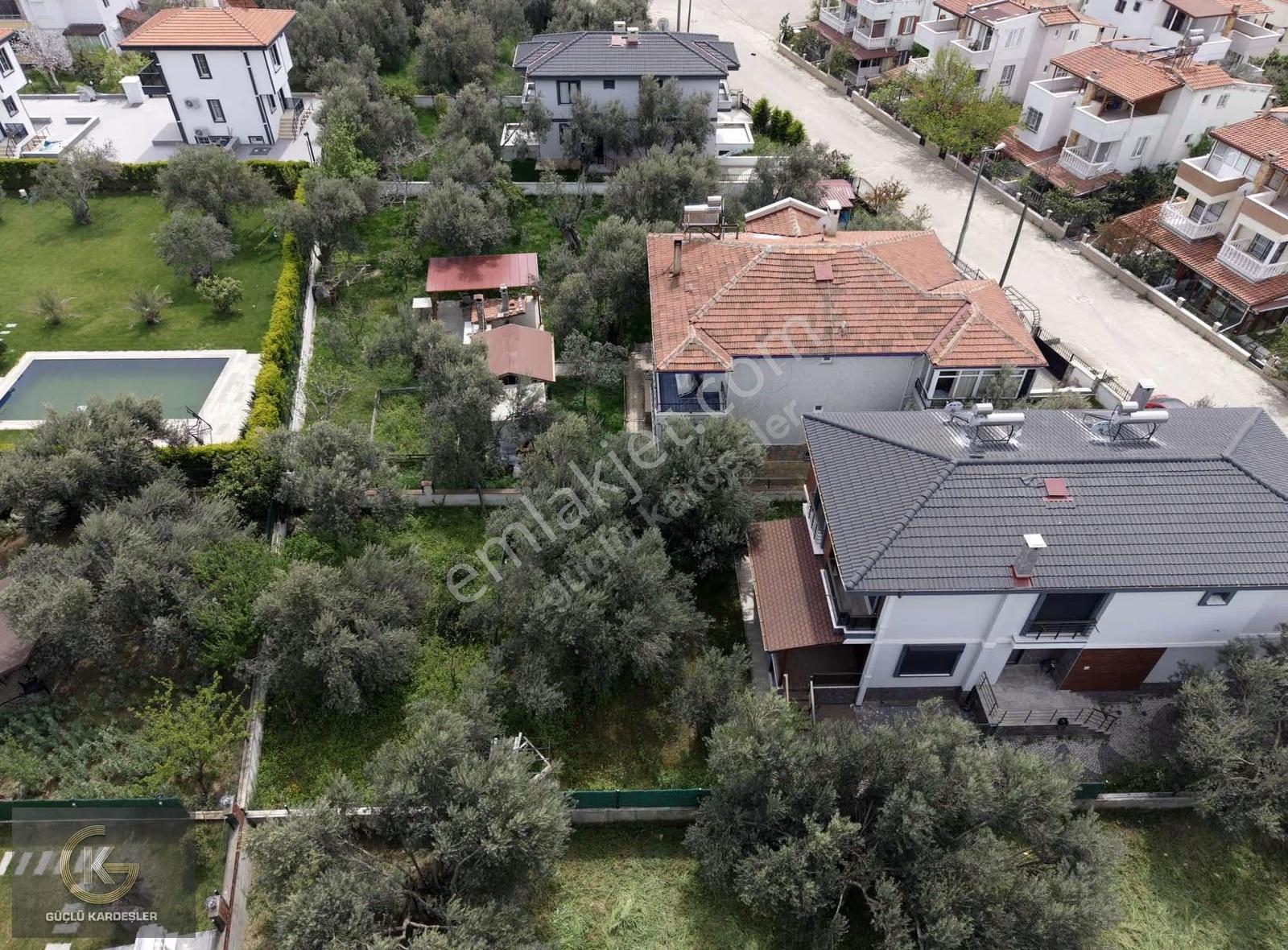 Güçlü Kardeşler Geniş Bahçe Kullanımlı 3+1 Lüks Fırsat Villa - Görsel 15