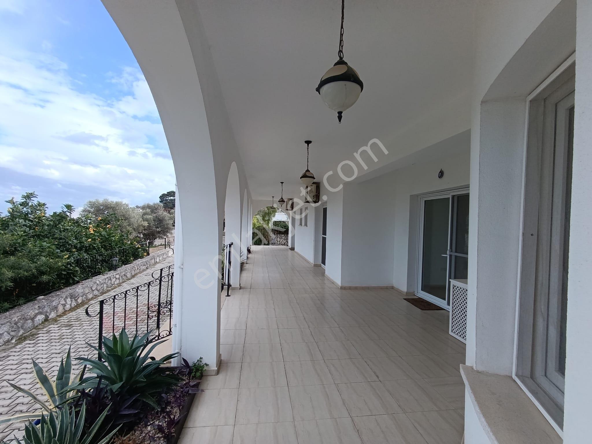 Satılık – Lüks Müstakil Villa | Karşıyaka, Girne, Kuzey Kıbrıs - Görsel 32