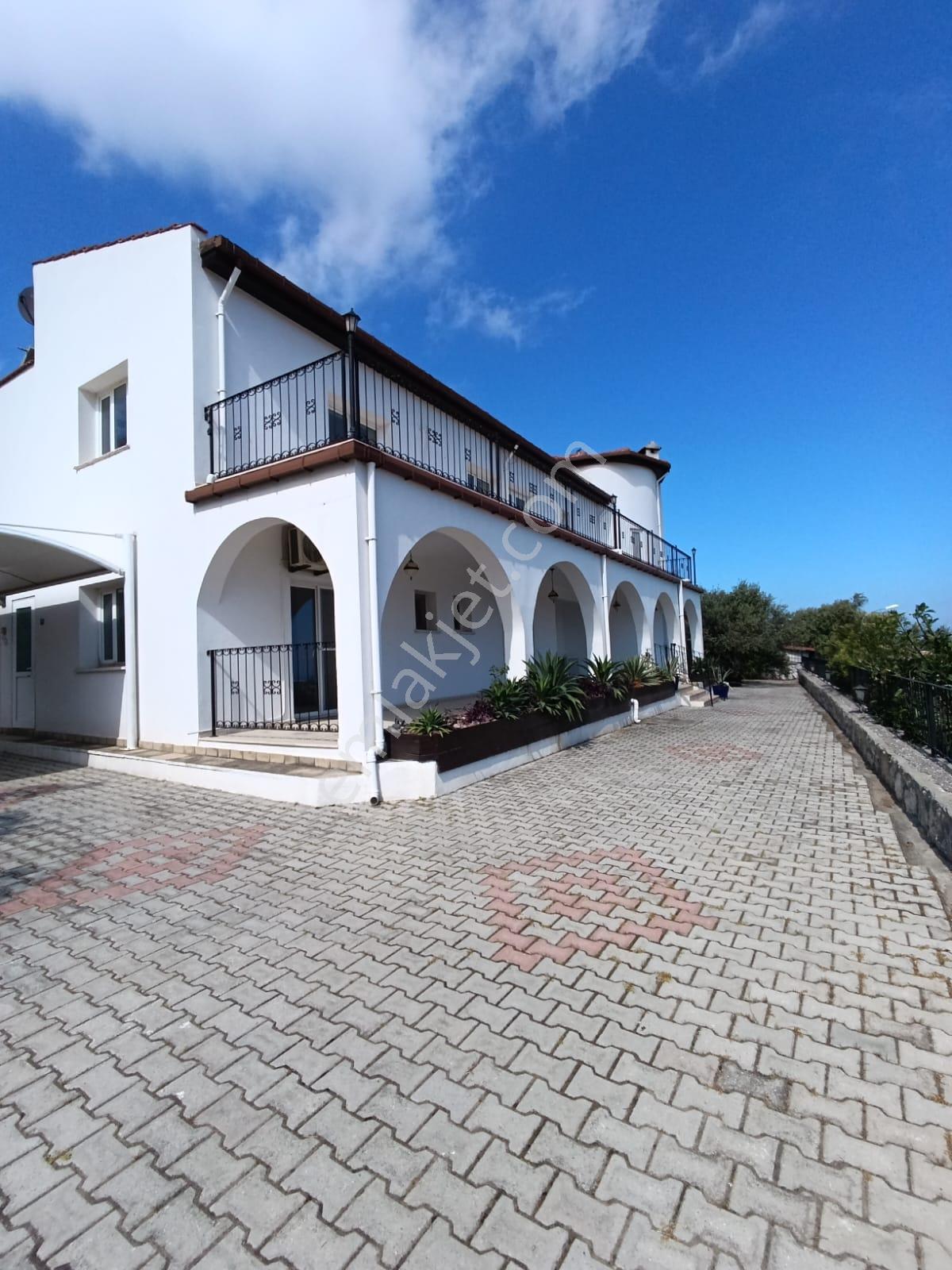 Satılık – Lüks Müstakil Villa | Karşıyaka, Girne, Kuzey Kıbrıs - Görsel 24