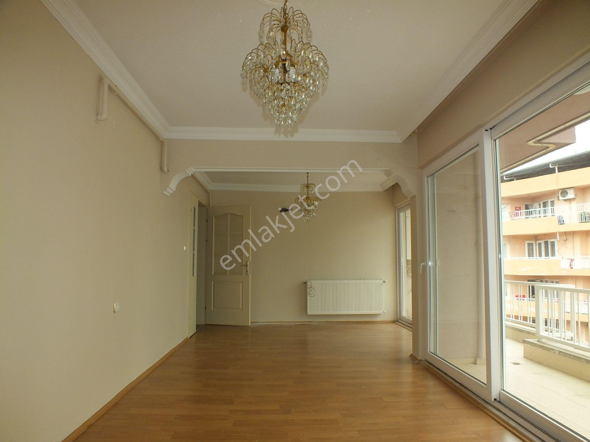 204 Turan Mahallesinde Bulvar Üzerinde Kiralık 3+1 Doğalgazlı Daire - Görsel 14